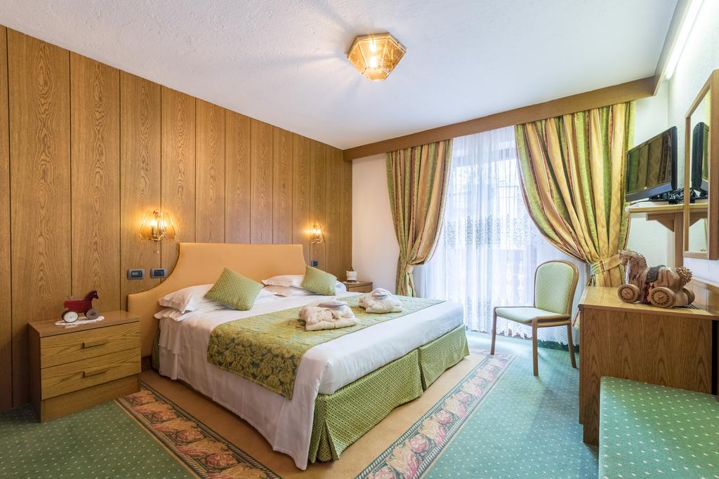 Excelsior Planet Hotel Бройл-Червиня Екстериор снимка