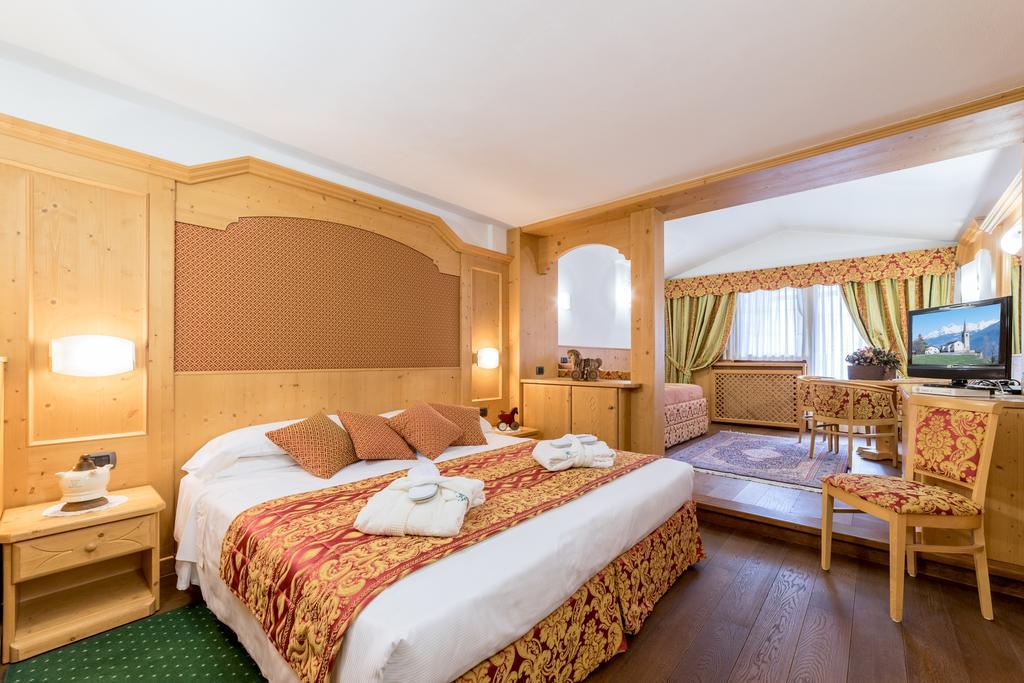 Excelsior Planet Hotel Бройл-Червиня Екстериор снимка