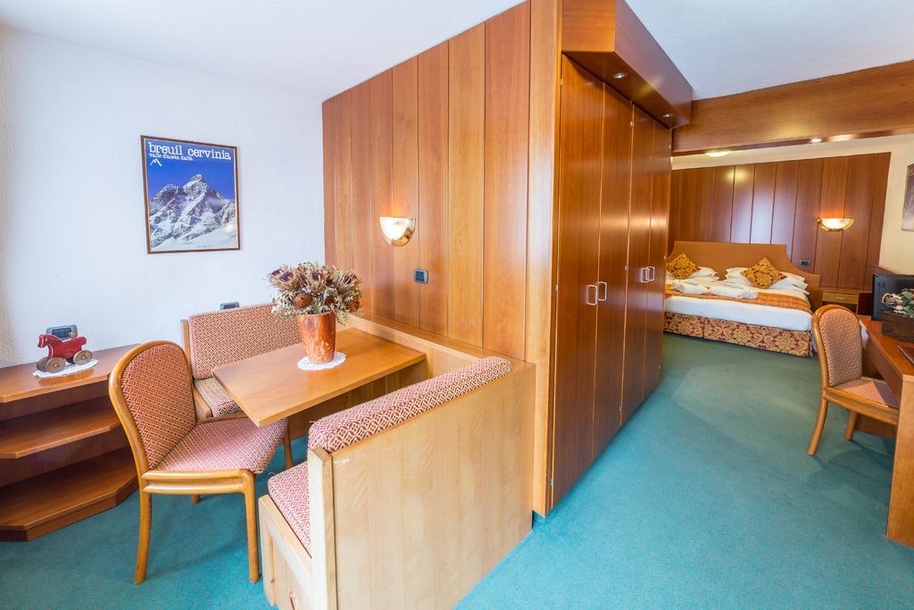 Excelsior Planet Hotel Бройл-Червиня Екстериор снимка