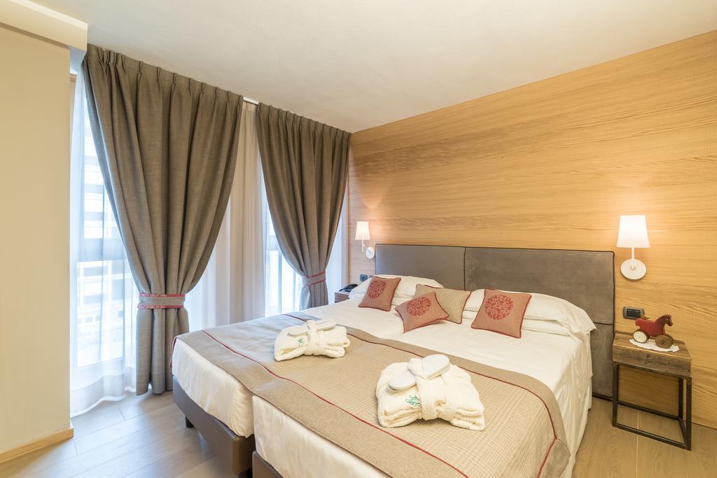 Excelsior Planet Hotel Бройл-Червиня Екстериор снимка