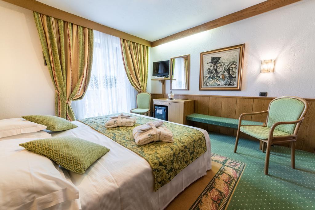 Excelsior Planet Hotel Бройл-Червиня Екстериор снимка
